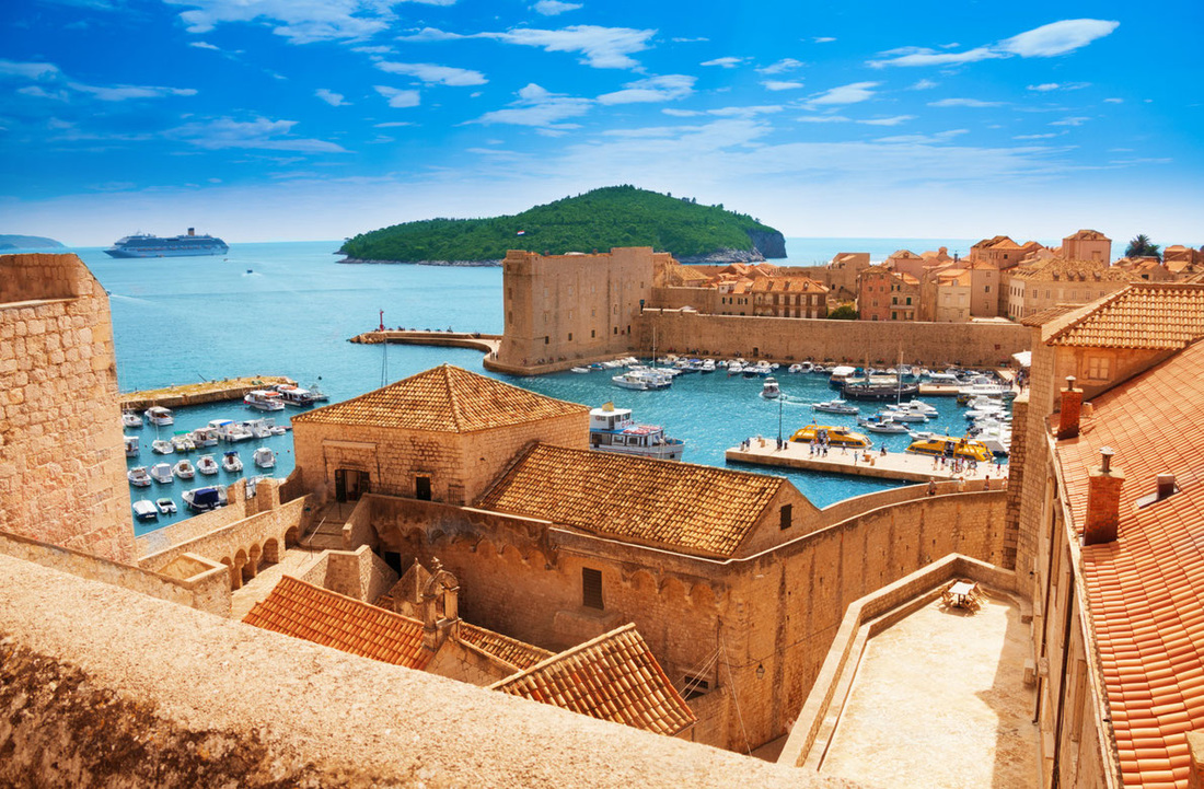 Best Destinations to celebrate New Year in Europe - Dubrovnik New Year - ©SurangaSL - European Best Destinations